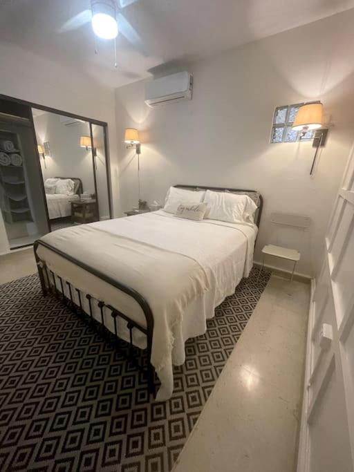 Private In Duplex W 4 Baths Fq Beds 1-3ppl Habitación en casa particular San Juan